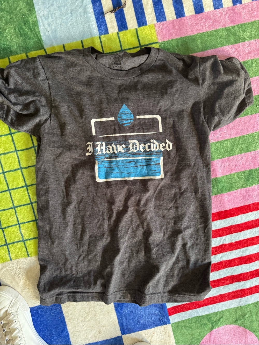 Silver Jeans Charcoal Gray Kids Graphic Tee with Blue Print
